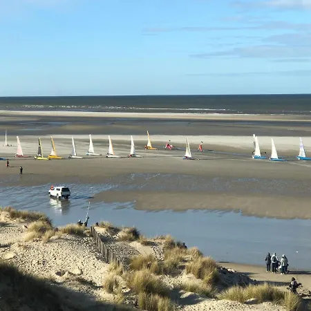 Les Balcons Rouges - Face * Camiers